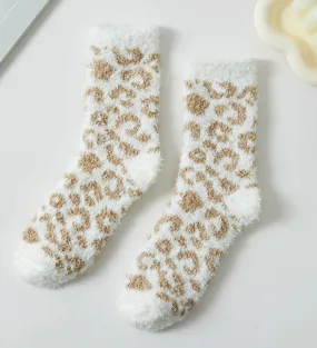 Comfy Luxe - Leopard Fuzzy Socks (Taupe)