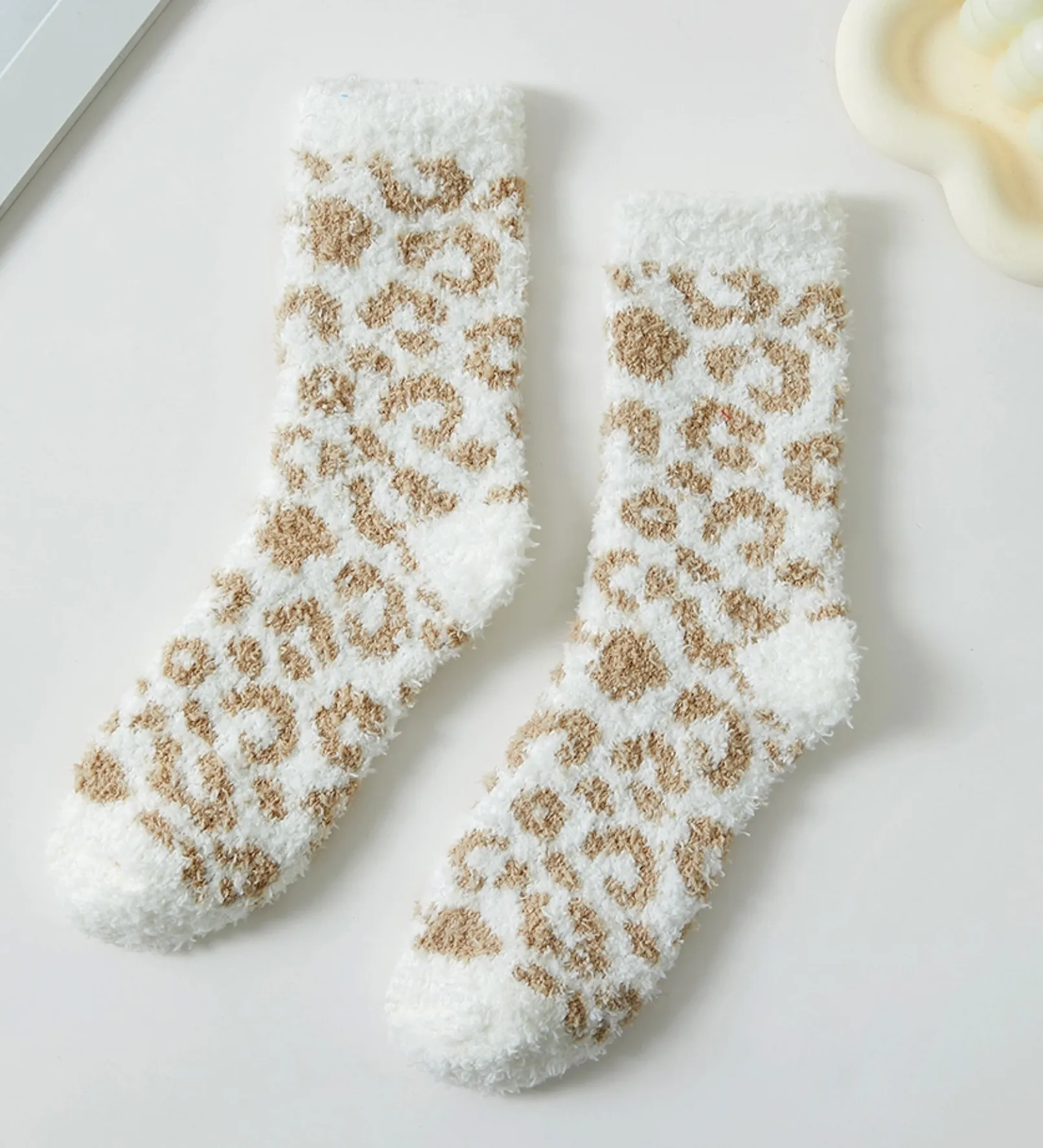 Comfy Luxe - Leopard Fuzzy Socks (Taupe)