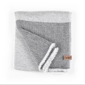 LIGHTWEIGHT CASHMERE SCARF