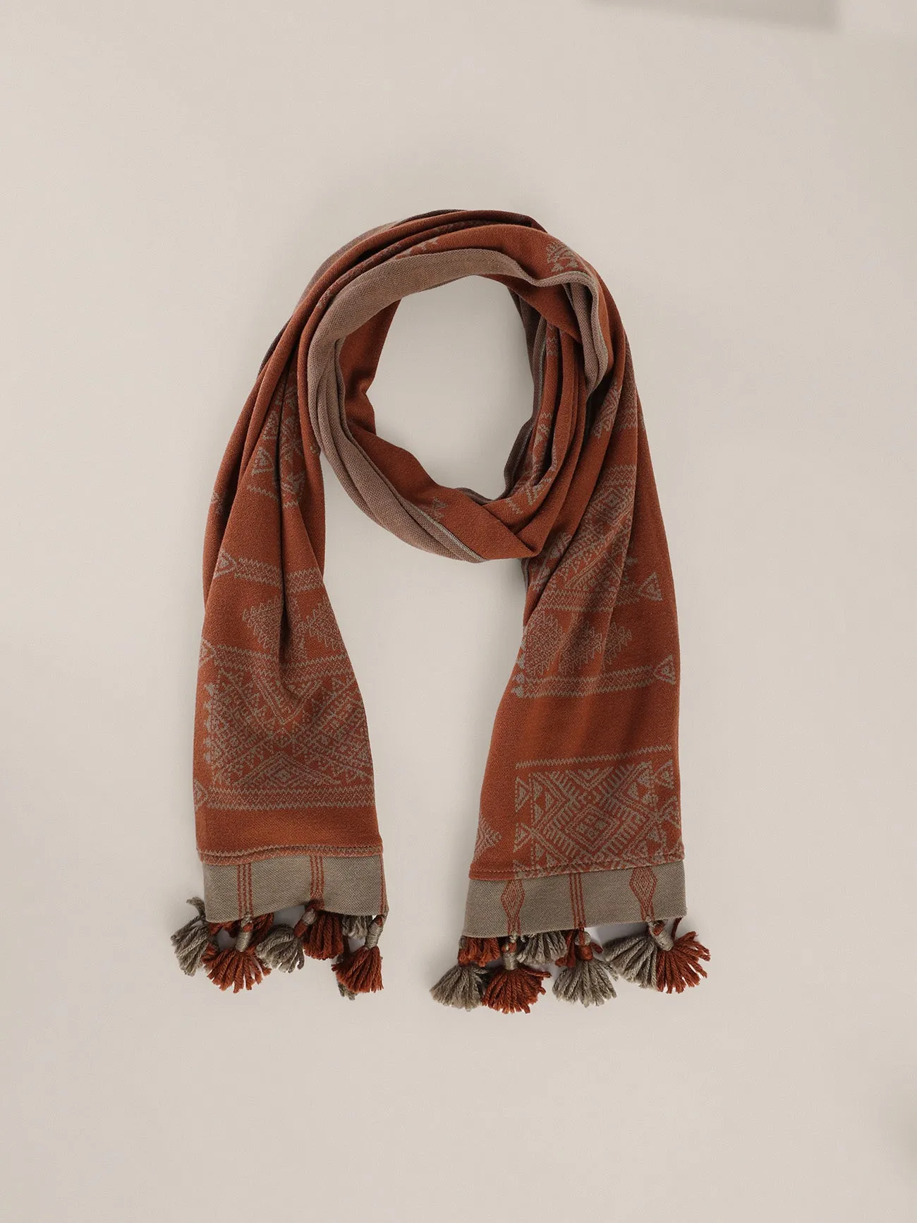 Scarf in patterned jacquard with tassels