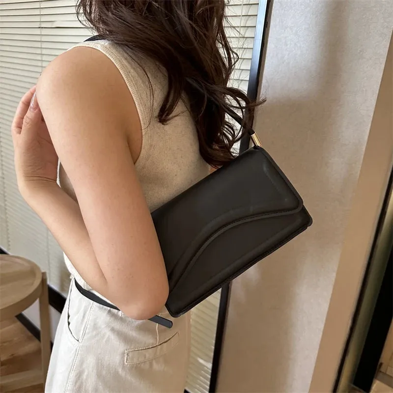 Solid PU Underarm Bag 2023 New Women's Korean Classic Magnetic Buckle Shoulder Bag Elegant Versatile Handheld Small Square Bags